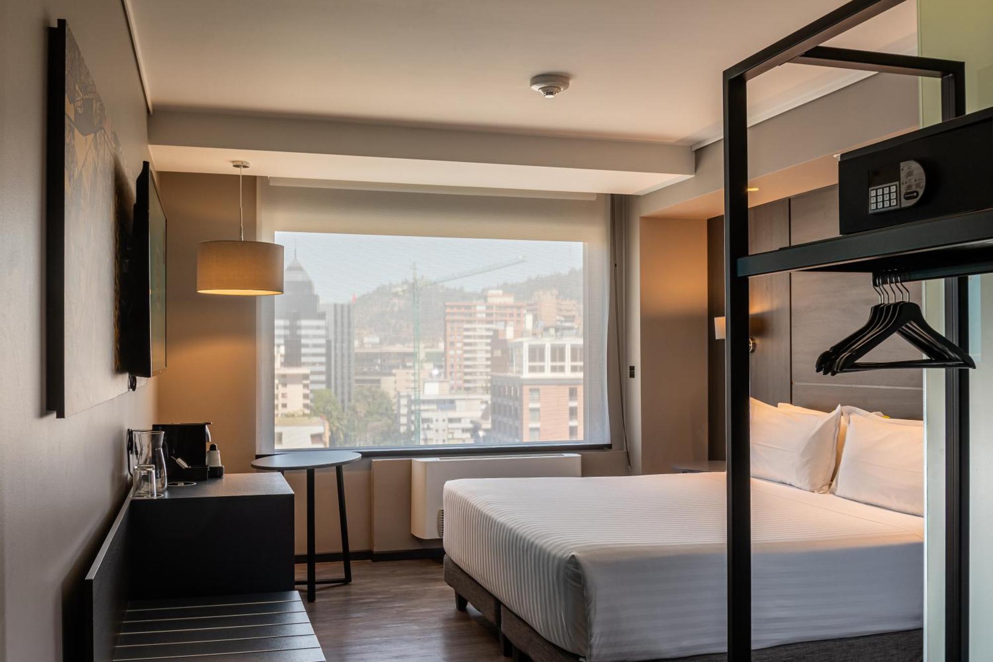 Hotel Ola Santiago Providencia, Tapestry Collection By Hilton Extérieur photo